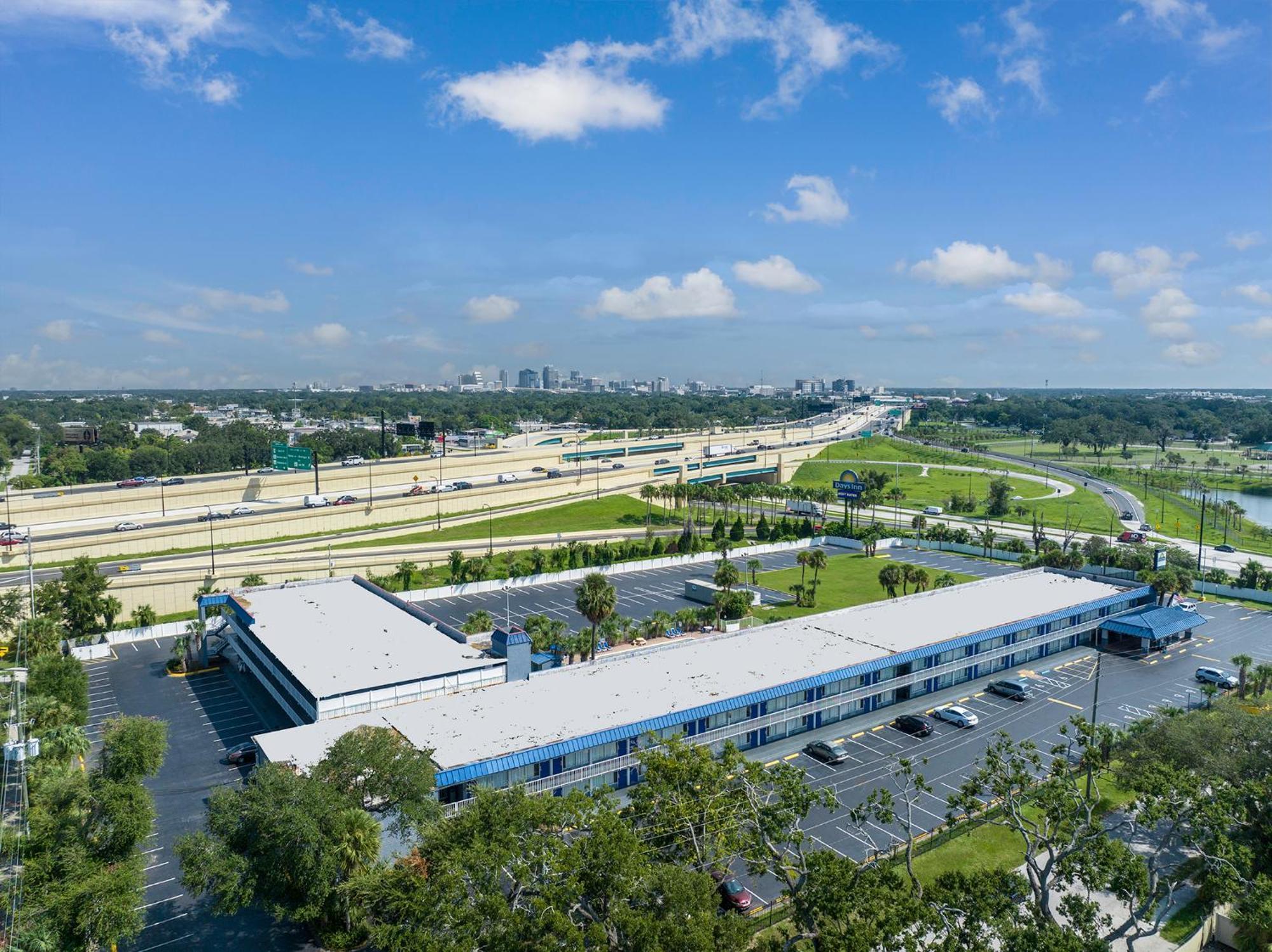 Days Inn By Wyndham Orlando Downtown Exterior photo